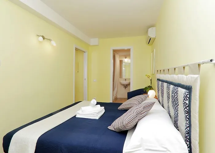 Coliseum Guest house
